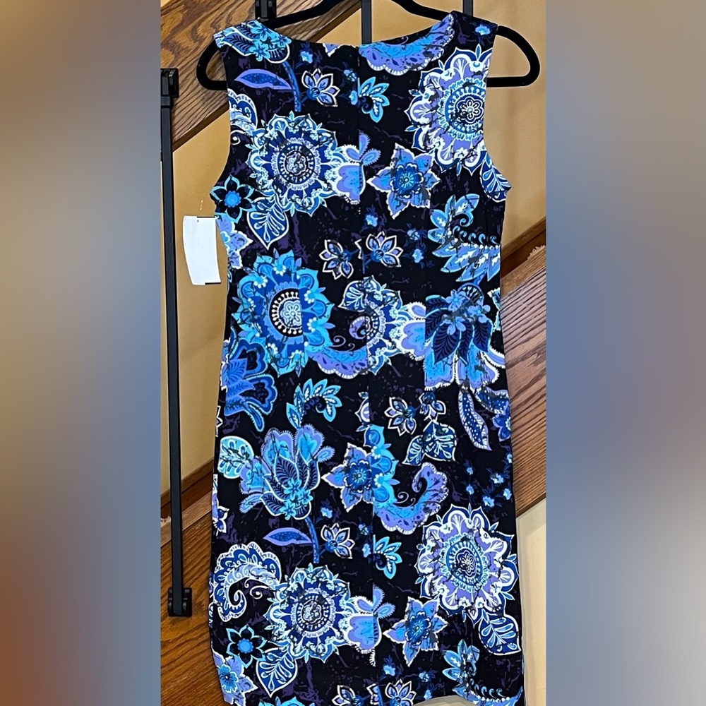 Connected Apparel Dress Black With Blue Floral Zip Back knee Length SZ. 6  NWT - Picture 2 of 13